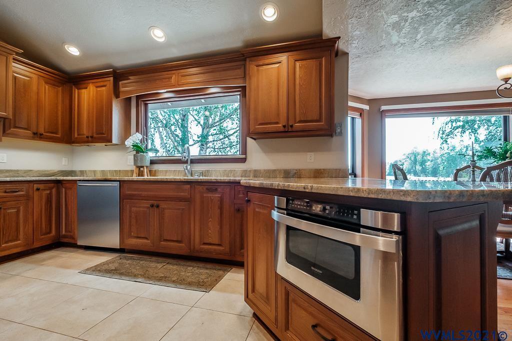 1732 Belmont Loop Southwest Albany, OR 97321 - Photo 13 of 41