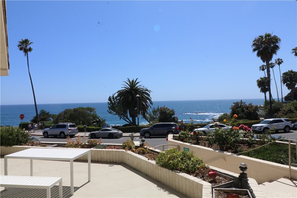 520 Cliff Drive Laguna Beach, CA 92651 - Photo 2 of 19