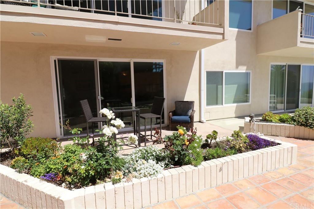 520 Cliff Drive Laguna Beach, CA 92651 - Photo 3 of 19