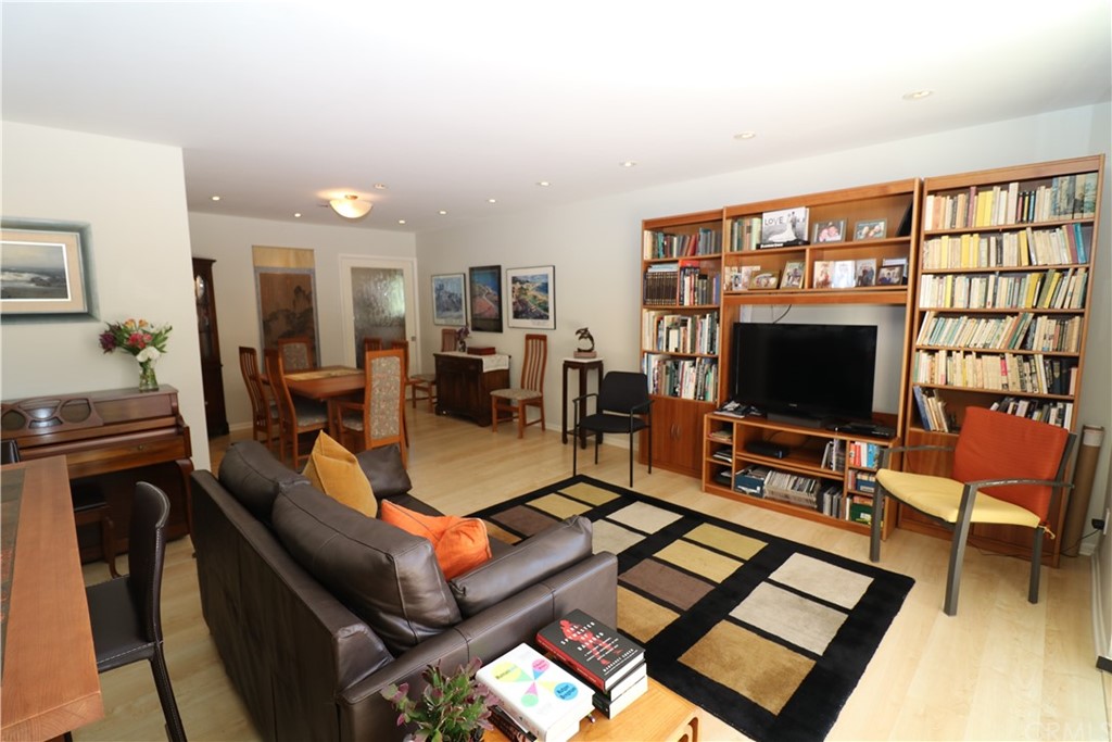 520 Cliff Drive Laguna Beach, CA 92651 - Photo 4 of 19