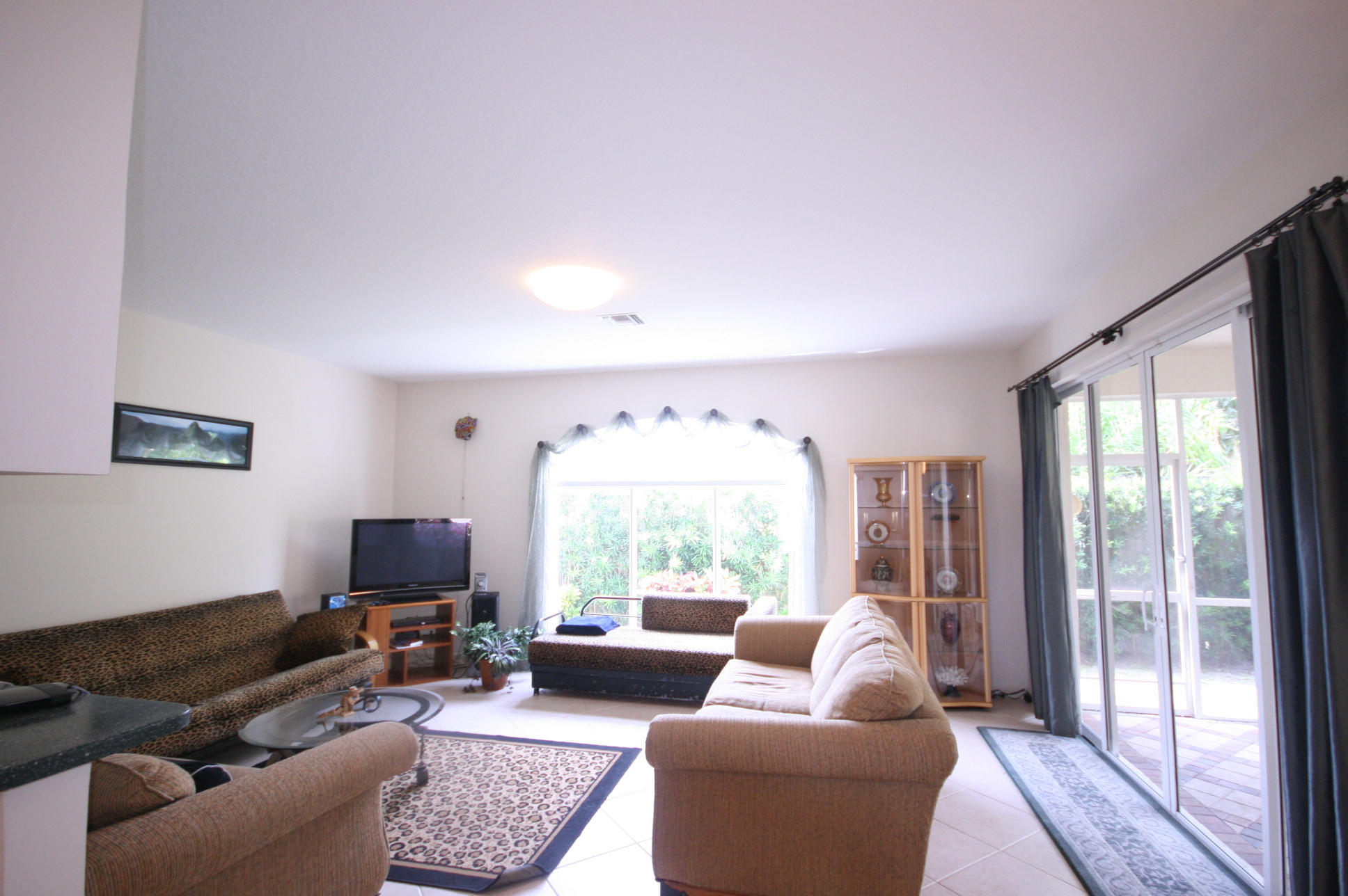 9748 Vineyard Court Boca Raton, FL 33428 - Photo 3 of 19 Family Room