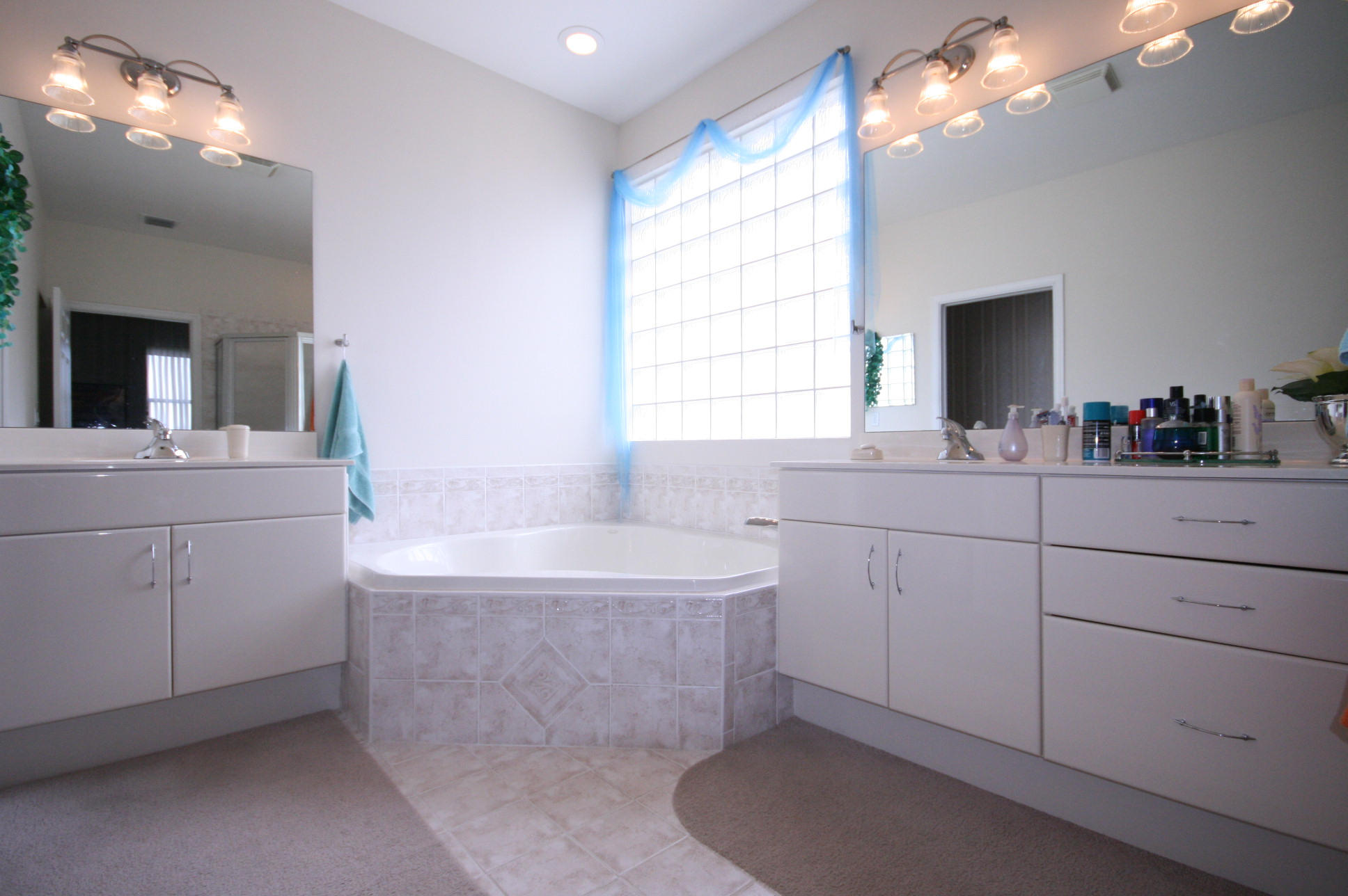 9748 Vineyard Court Boca Raton, FL 33428 - Photo 10 of 19 Master Bathroom