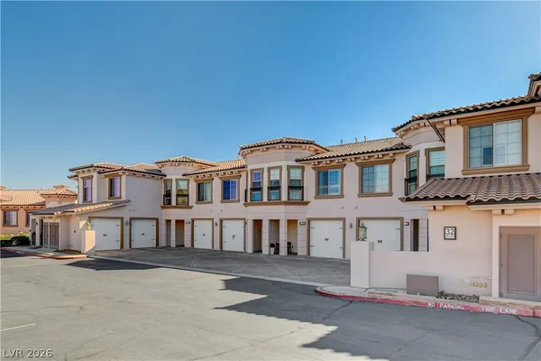 $2,300 | 32 Via Vasari, Unit 103, Henderson, NV 89011