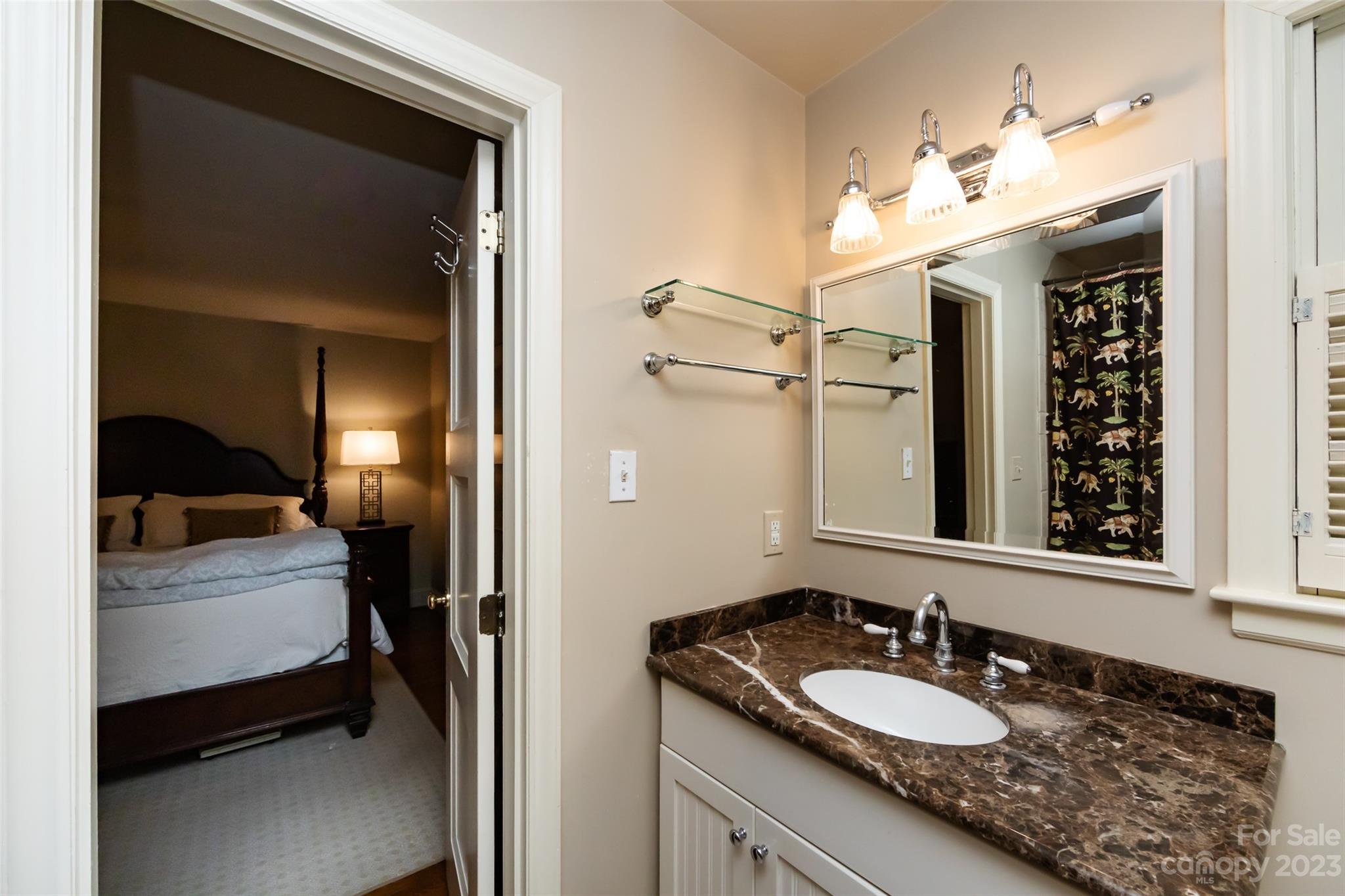 4312 Tottenham Road Charlotte, NC 28226 - Photo 36 of 48 Gallery Image 36