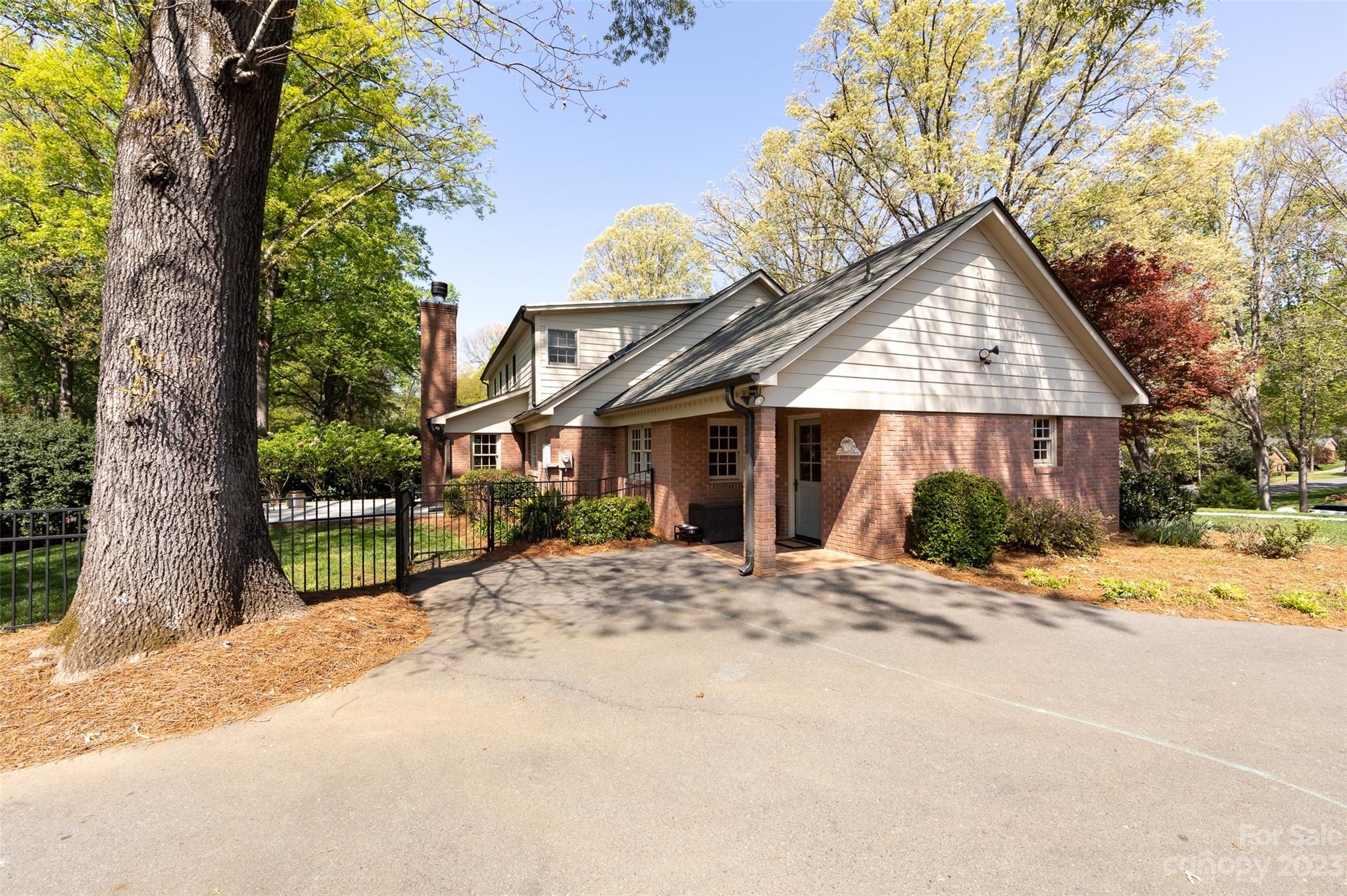 4312 Tottenham Road Charlotte, NC 28226 - Photo 45 of 48 Gallery Image 45