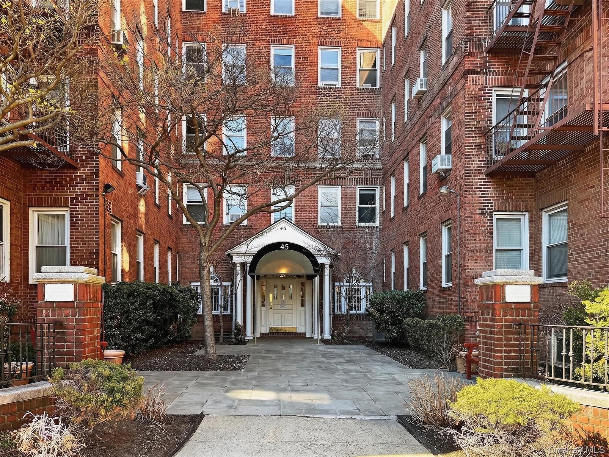 45 Kew Gardens Road, Unit 5N Queens, NY 11415 - Photo 16 of 16 Building Exterior