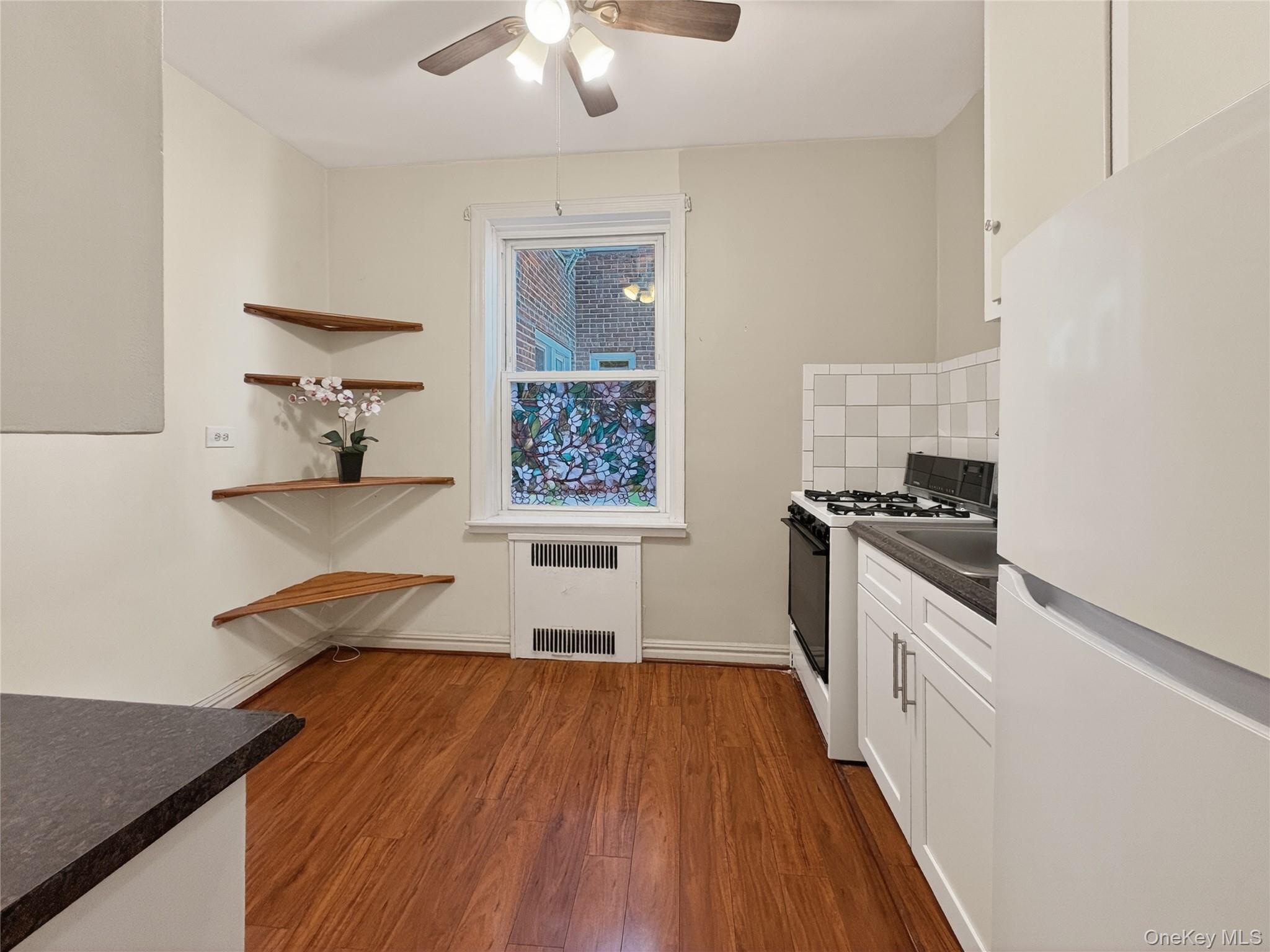 45 Kew Gardens Road, Unit 5N Queens, NY 11415 - Photo 10 of 16 Kitchen