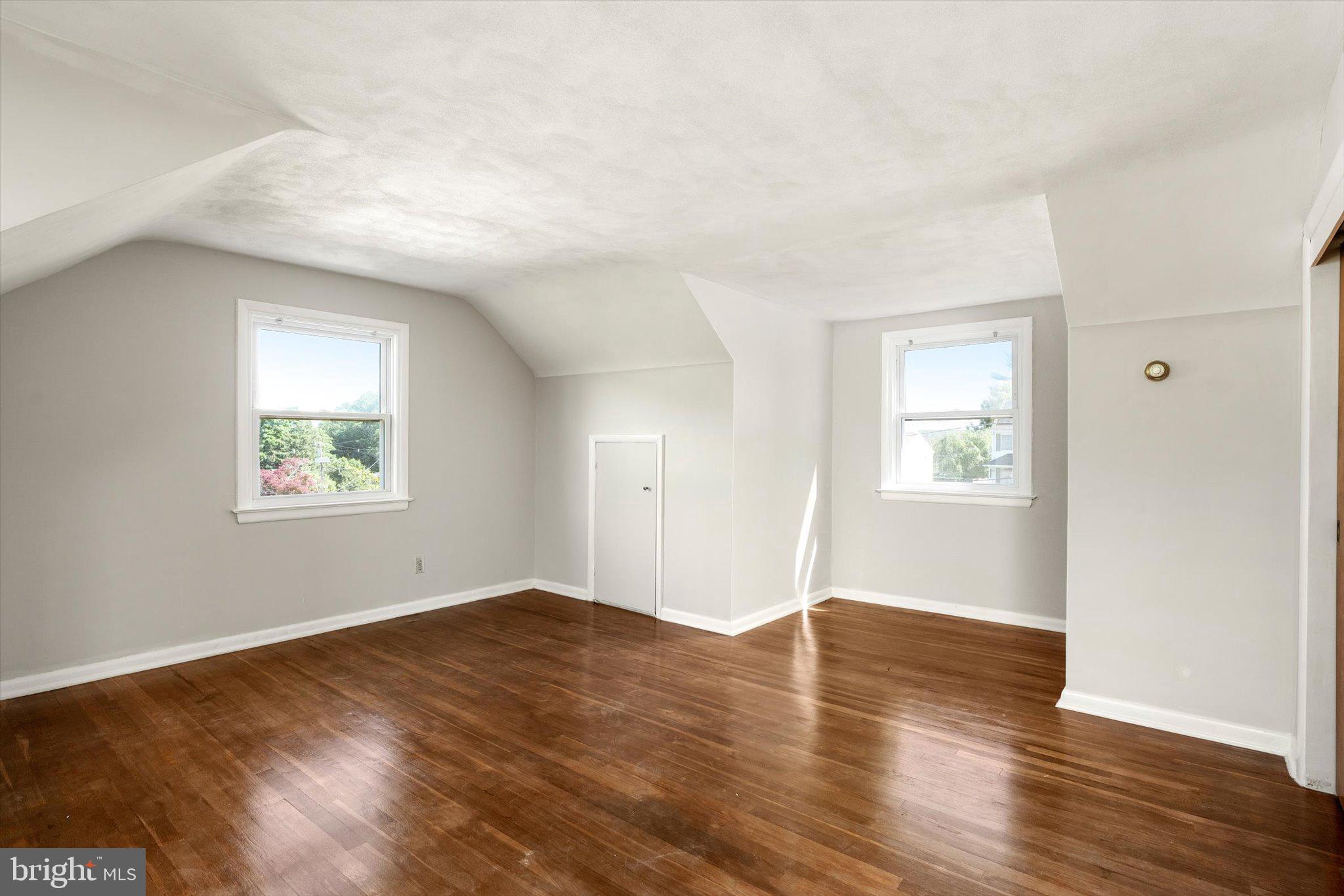 3639 State Extension Trenton, NJ 08619 - Photo 16 of 33 Spacious room with natural light.