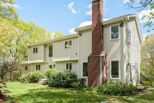 $1,100,000 | 9 Arrowhead Lane, Franklin, MA 02038
