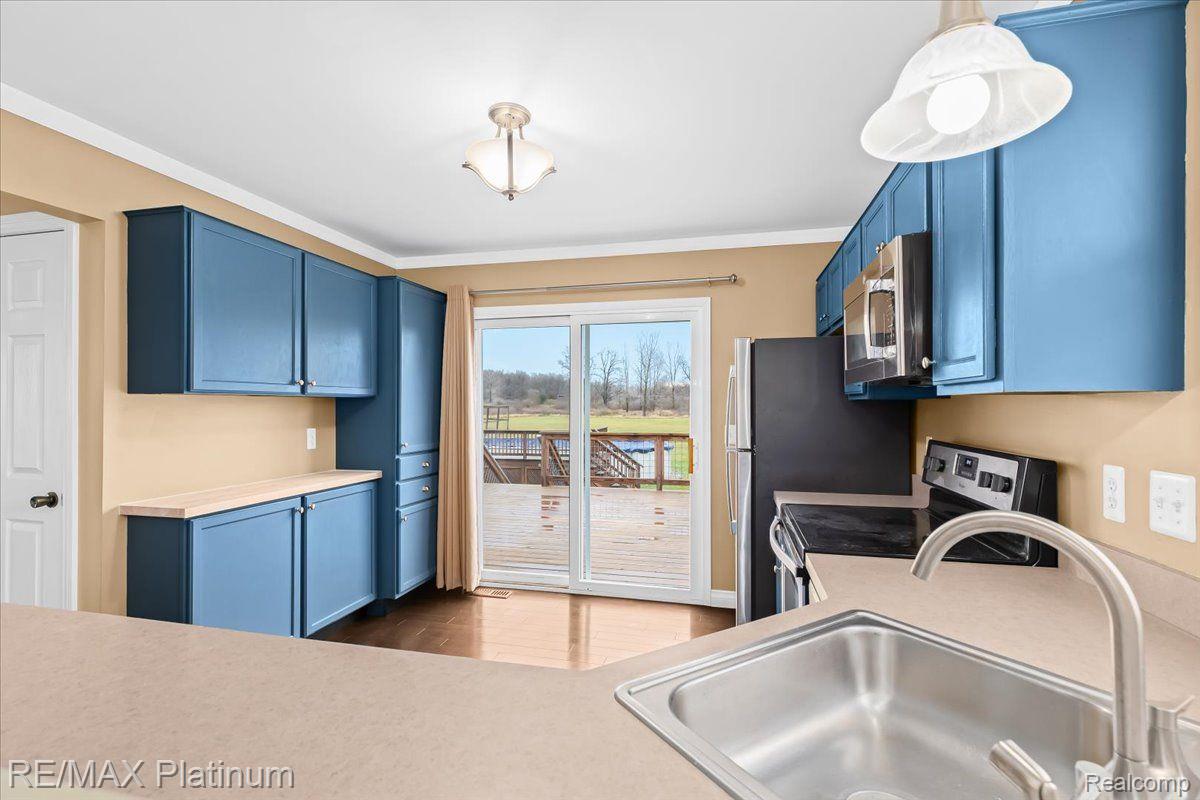 3980 Byron Road Howell, MI 48855 - Photo 26 of 47 Entrance to the grand deck!