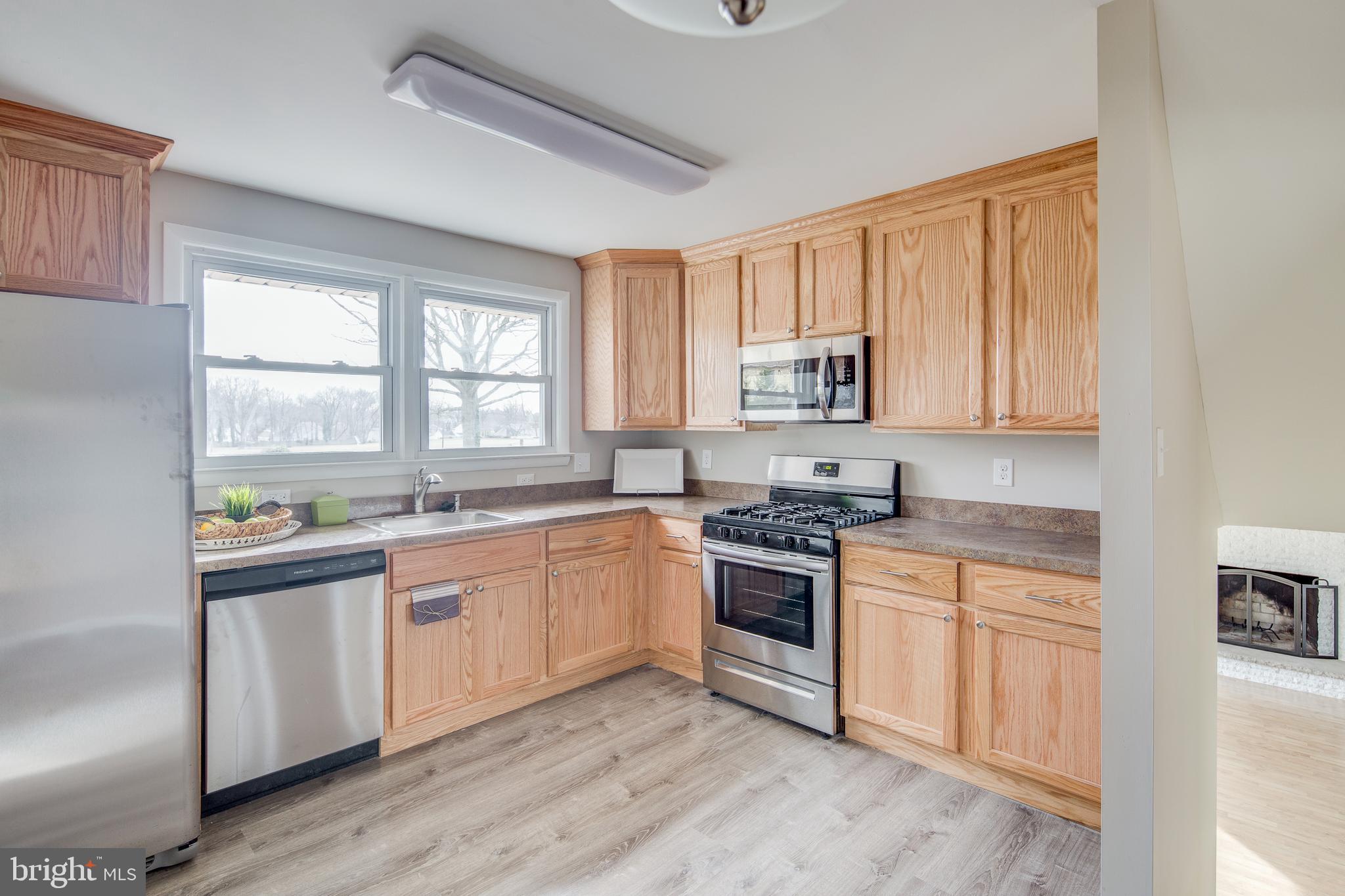 906 Hilltop Road Cinnaminson, NJ 08077 - Photo 7 of 24 Gallery Image 7