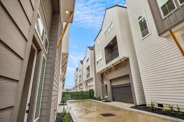 $569,700 | 1187 West 19th Street, Houston, TX 77008