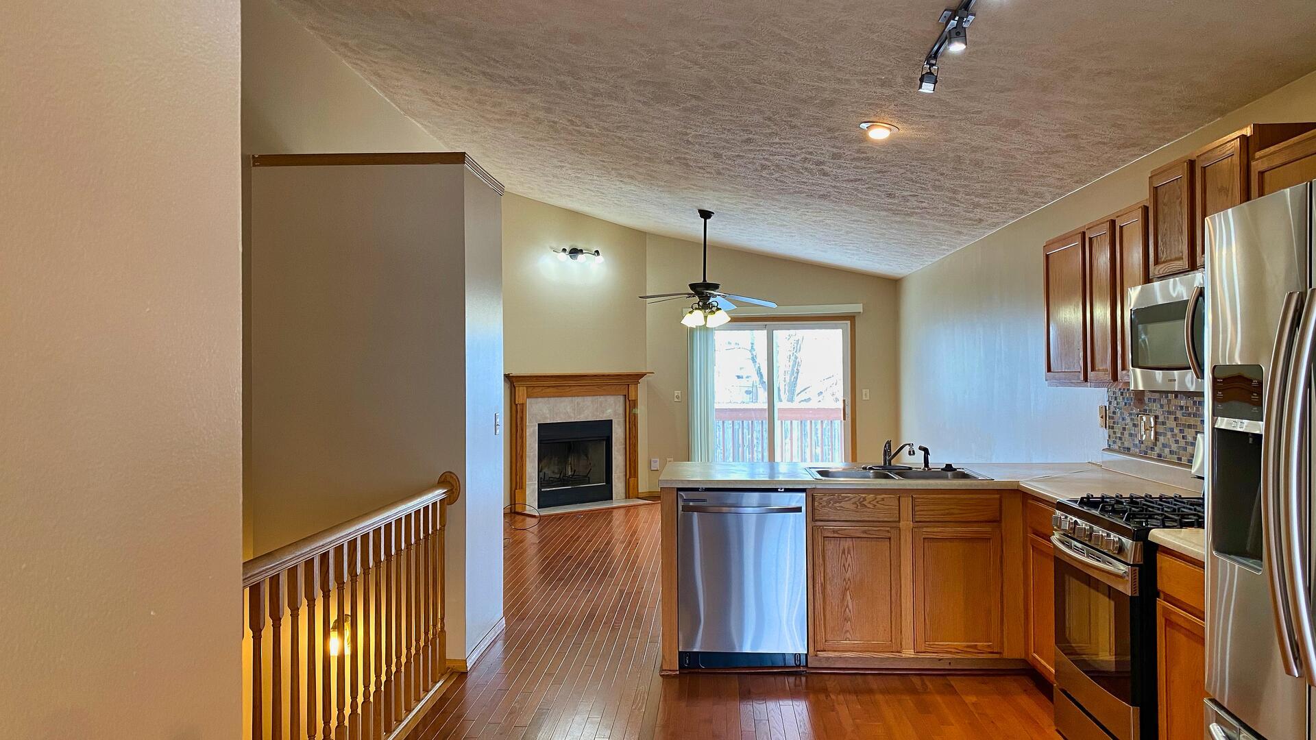 3412 Bohmer Drive Bloomington, IL 61704 - Photo 6 of 45