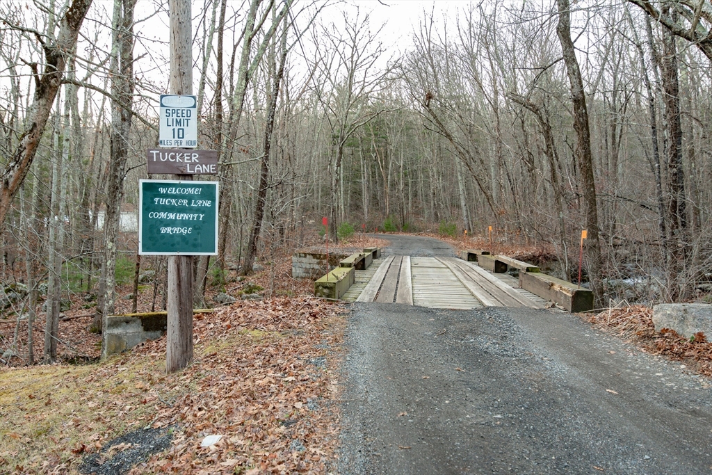 36 R Tucker Lane Sutton, MA 01590 - Photo 2 of 6