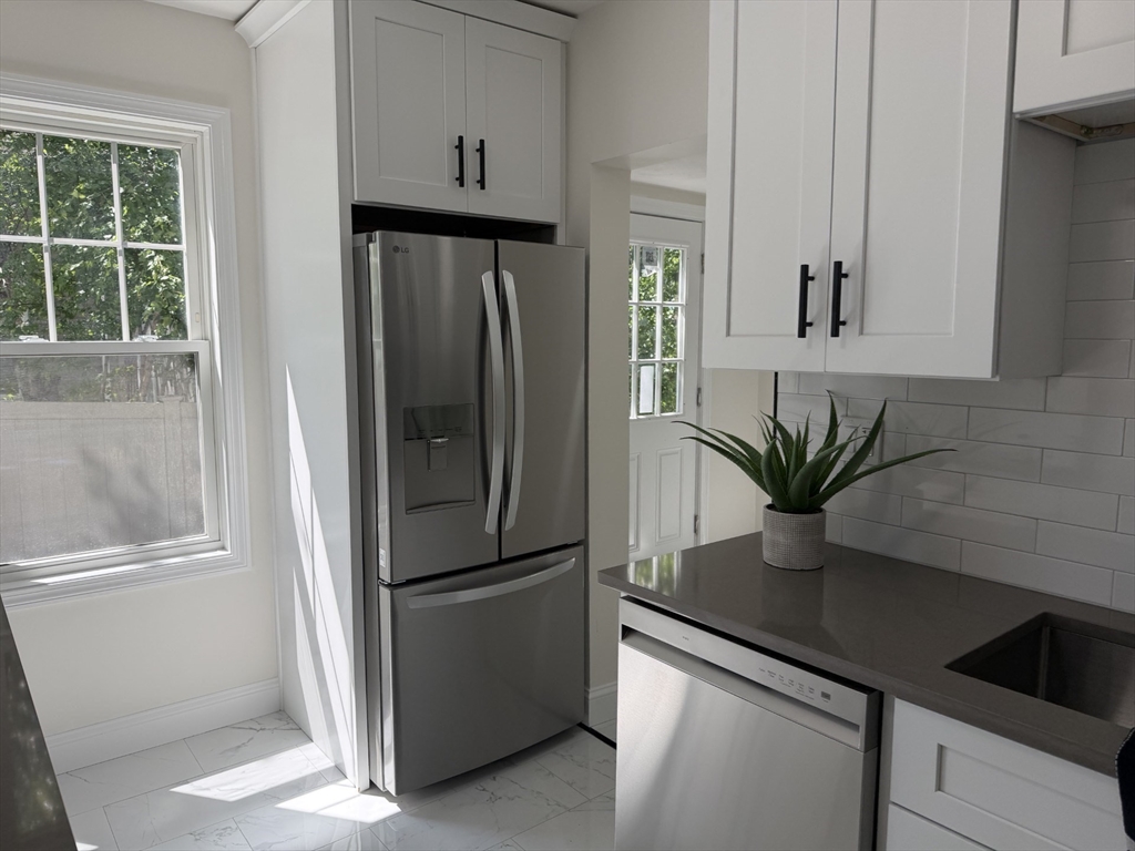 47 Ideal Road Worcester, MA 01604 - Photo 11 of 27
