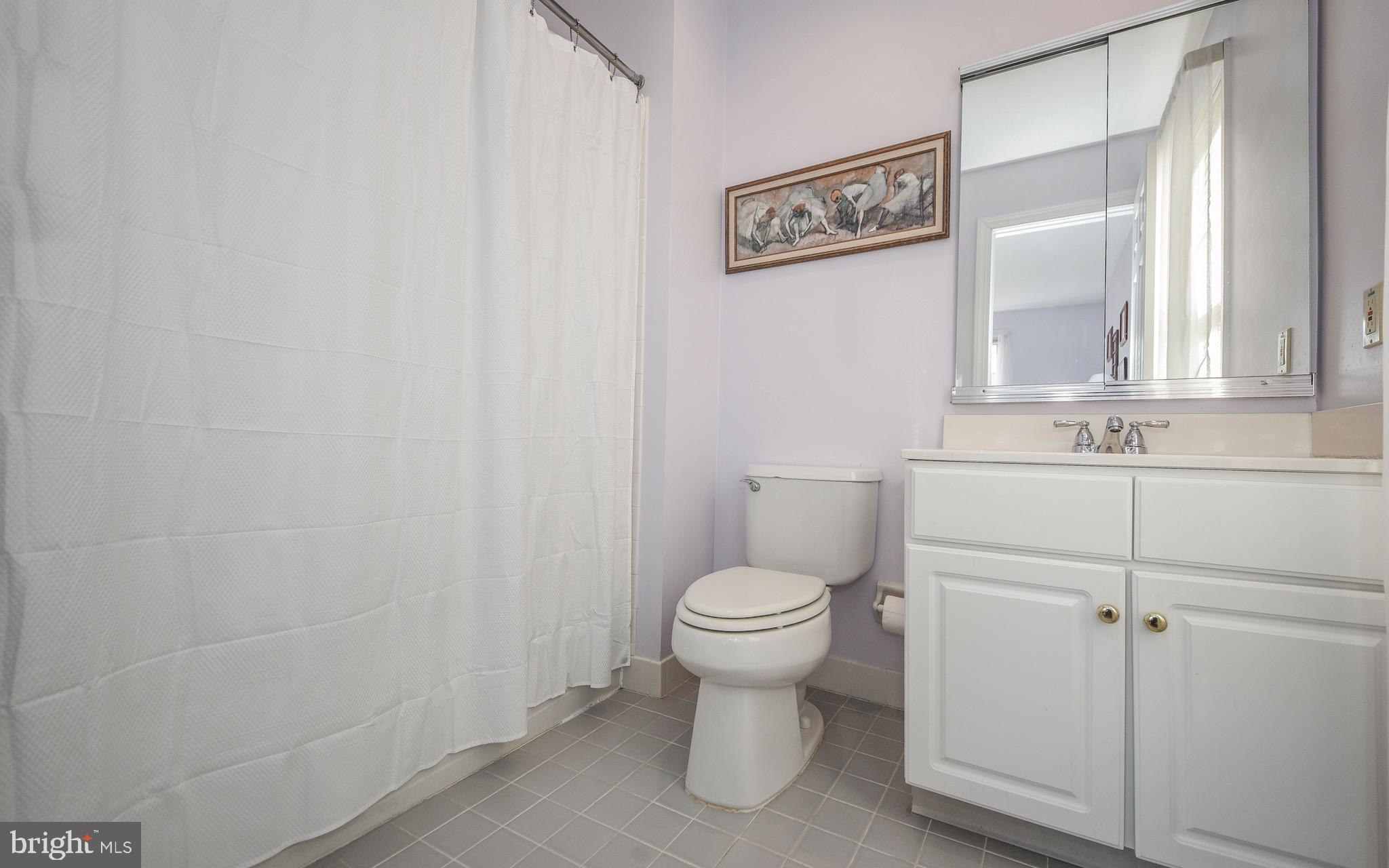 1032 South Kimbles Road Yardley, PA 19067 - Photo 31 of 44 Ensuite neutral bathroom