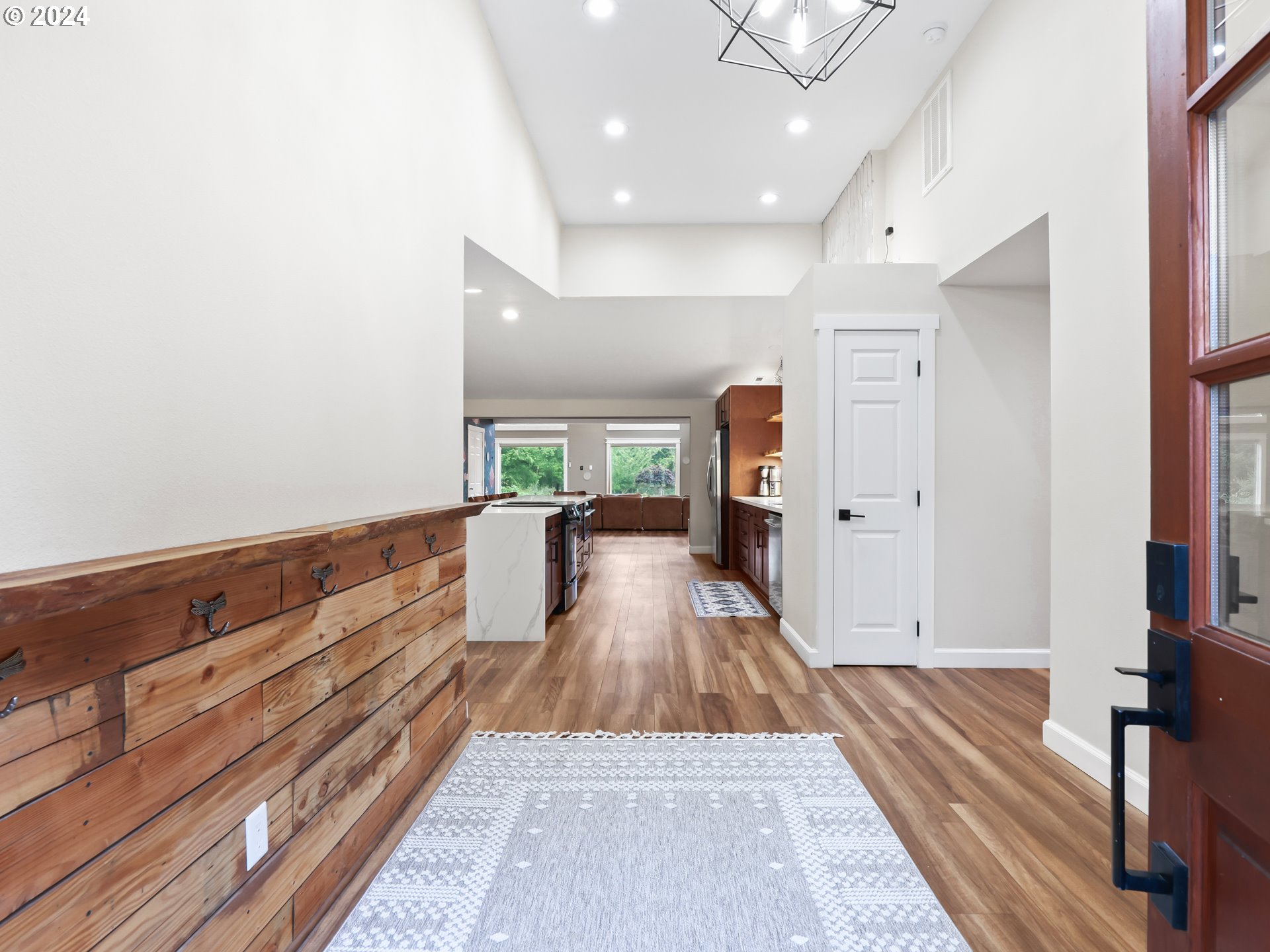 33125 Southeast Rainbow Road Estacada, OR 97023 - Photo 4 of 48 Gallery Image 4