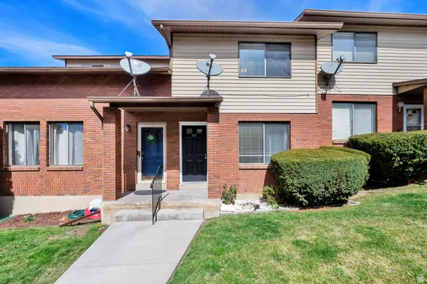 $307,500 | 1113 Country Hills Drive, Unit B2, Ogden, UT 84403