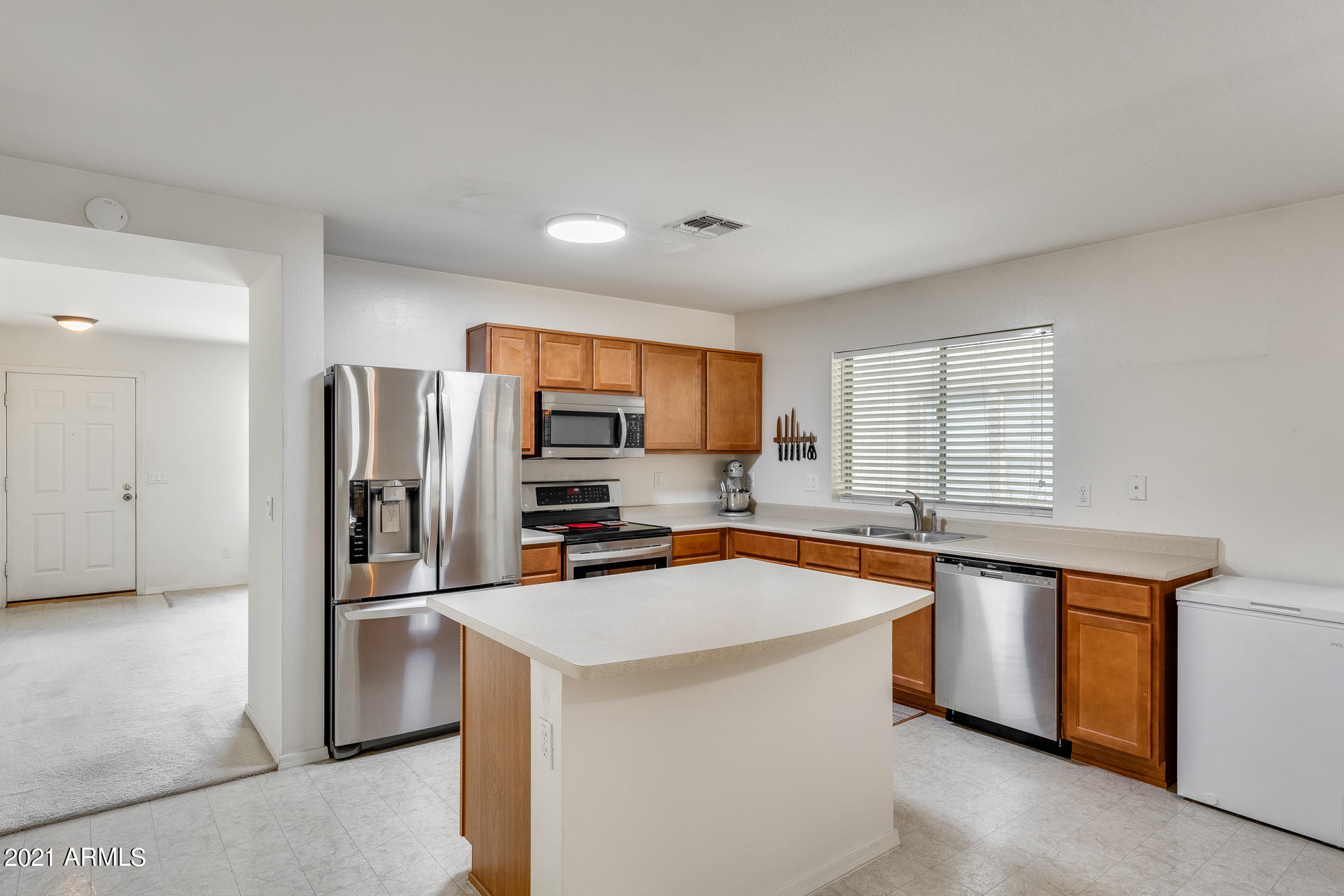 3127 West Alta Vista Road Phoenix, AZ 85041 - Photo 10 of 37 Gallery Image 10
