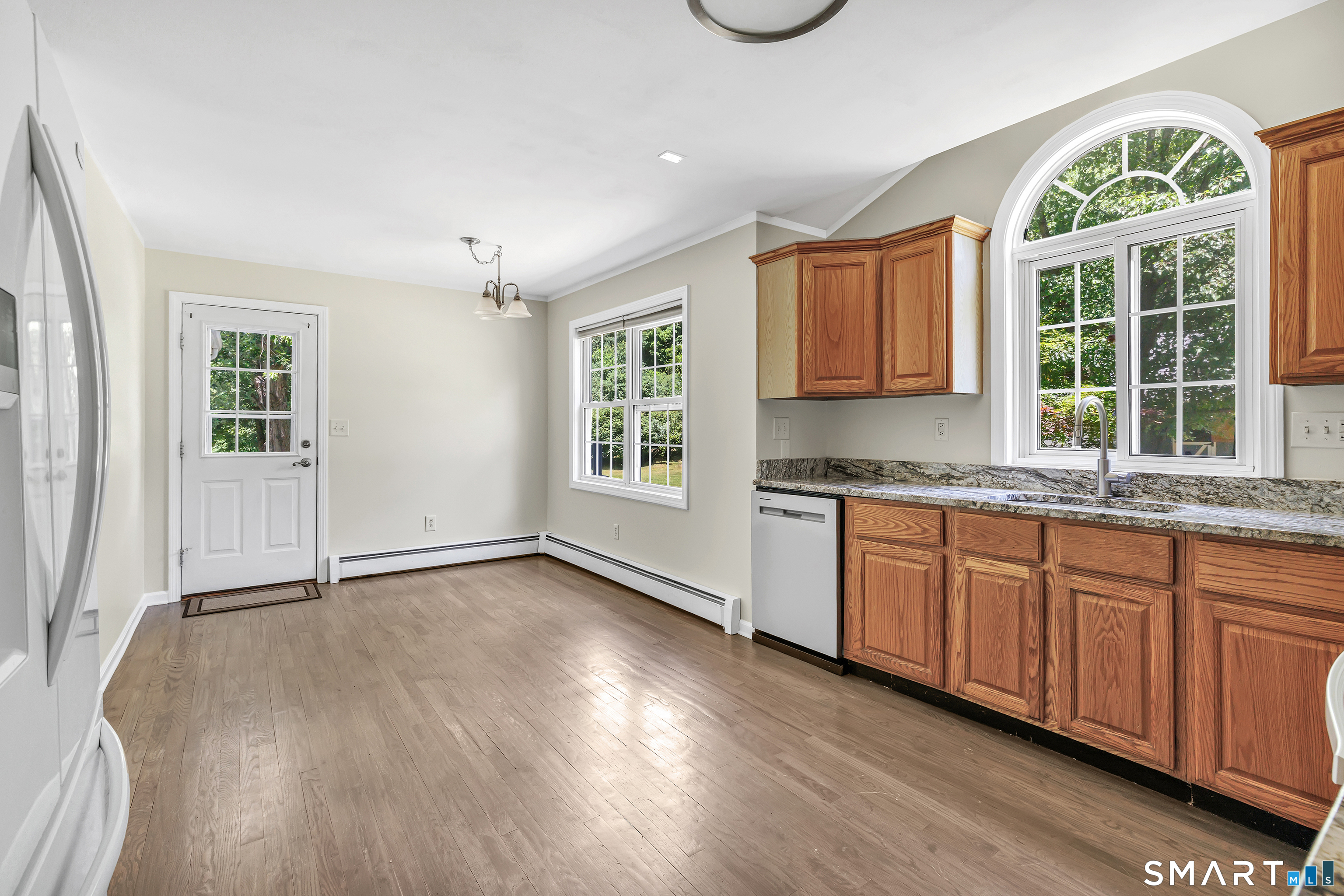 39 Greenbriar Road Oxford, CT 06478 - Photo 25 of 40