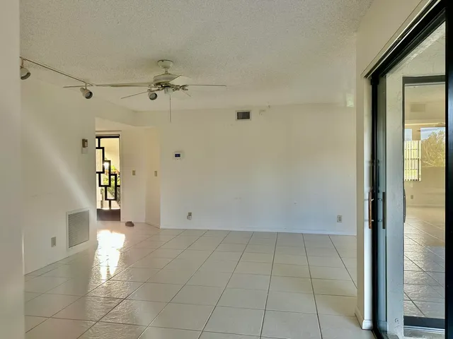 $220,000 | 5819 Parkwalk Drive, Boynton Beach, FL 33472