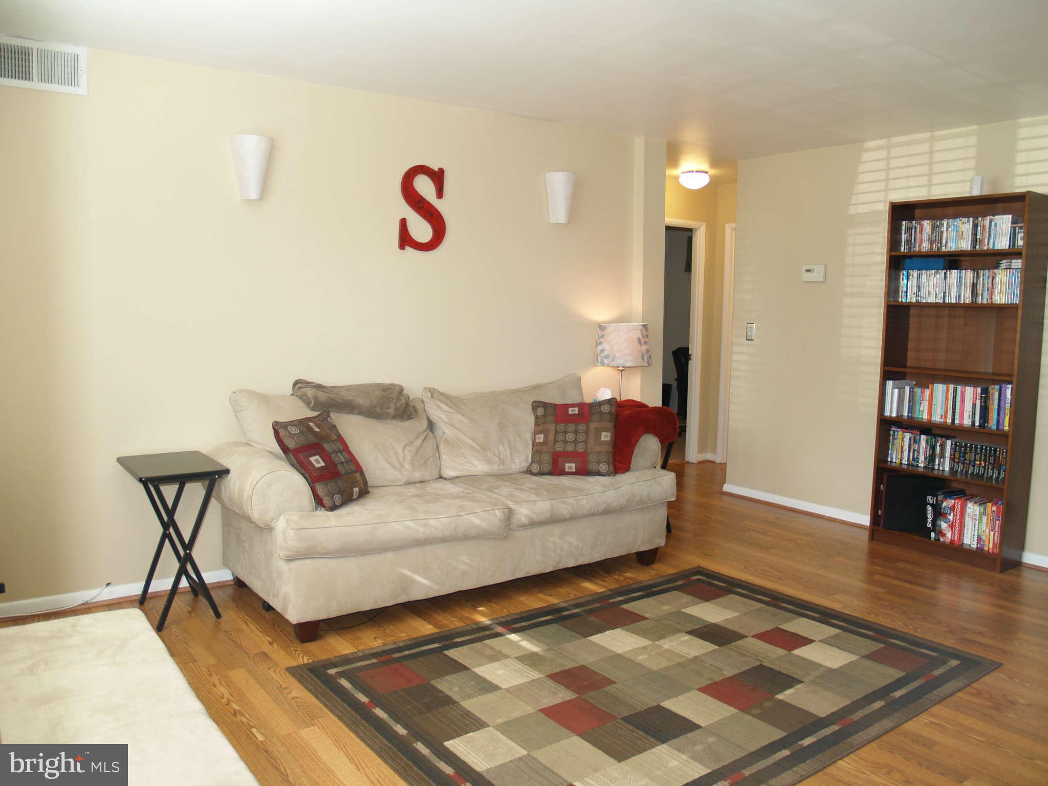 4603 28th Road South, Unit A Arlington, VA 22206 - Photo 2 of 22 Living Room