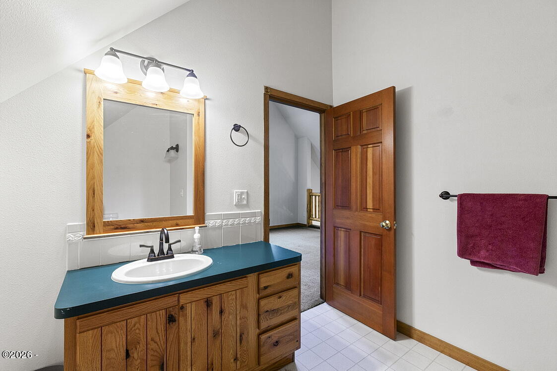 6171 Logsden Road Logsden, OR 97357 - Photo 36 of 72 Bathroom 2