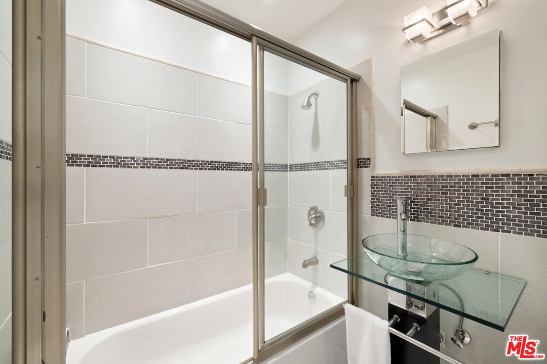 8142 Amor Road Los Angeles, CA 90046 - Photo 17 of 26 Gallery Image 17