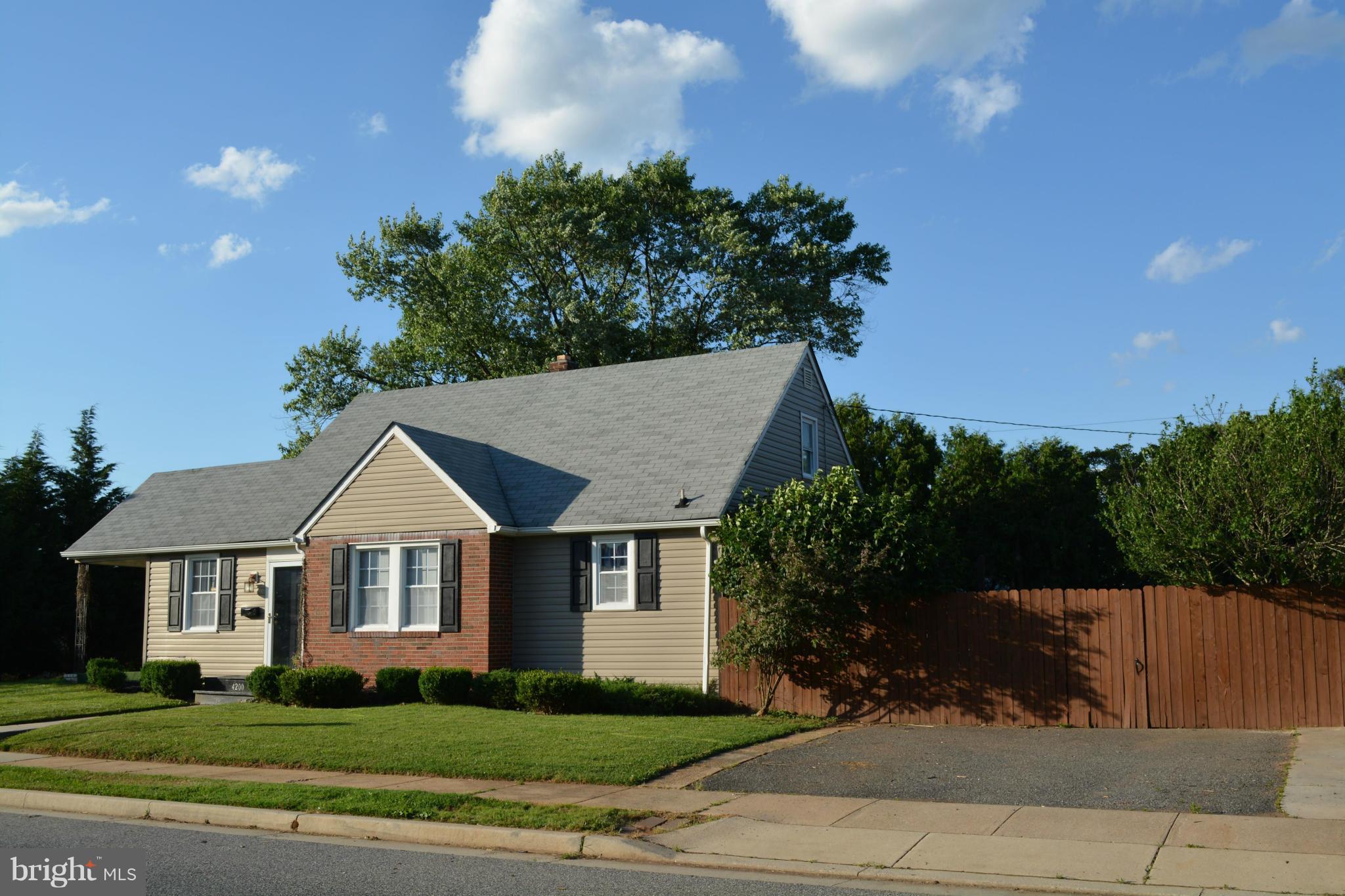 4200 Thorncliff Road Baltimore, MD 21236 - Photo 2 of 16 Exterior (Front)