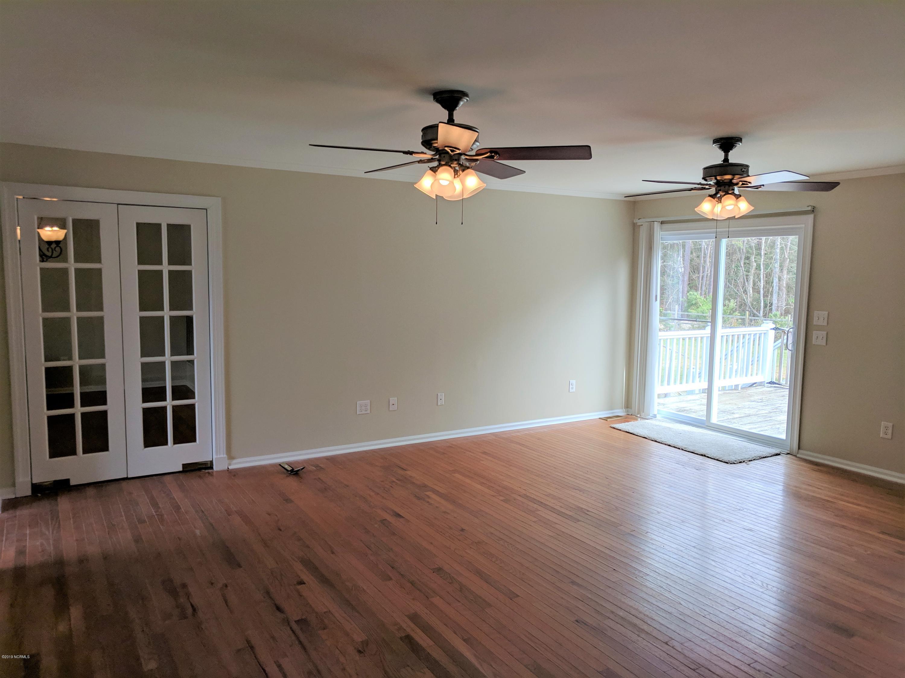 239 Riverside Drive Supply, NC 28462 - Photo 5 of 24 Family Room
