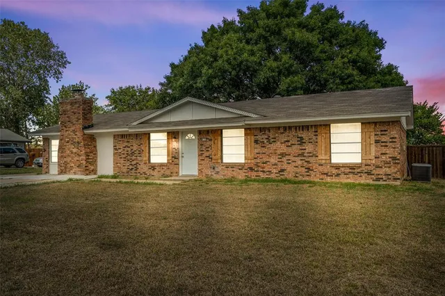 $239,900 | 810 Western Hills Drive, Howe, TX 75459