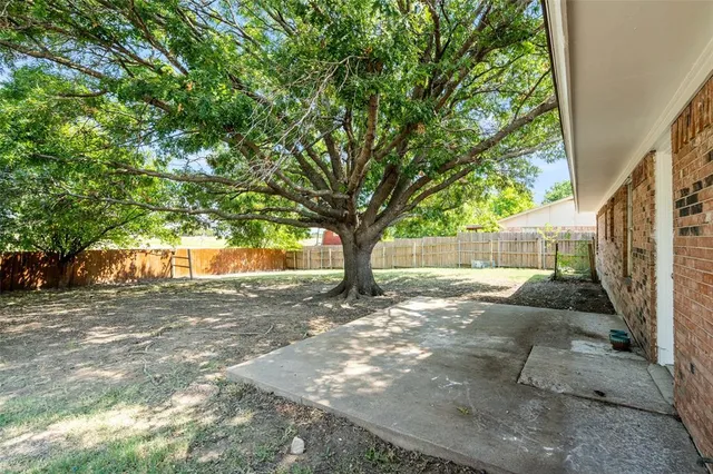 $239,900 | 810 Western Hills Drive, Howe, TX 75459