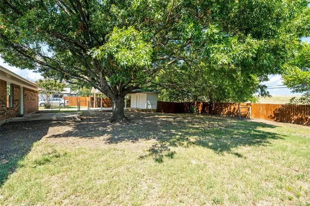$239,900 | 810 Western Hills Drive, Howe, TX 75459