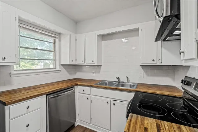 $239,900 | 810 Western Hills Drive, Howe, TX 75459