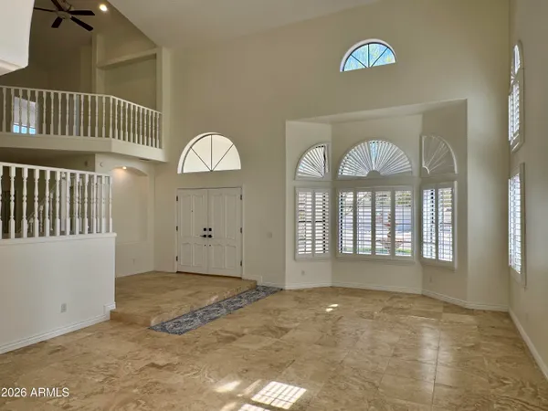 a view of room with a potted plant