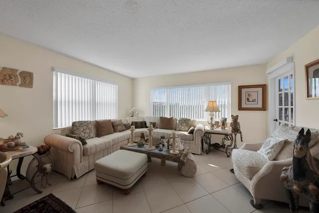 $169,900 | 1516 South Lakeside Drive, Unit 412, Lake Worth Beach, FL 33460