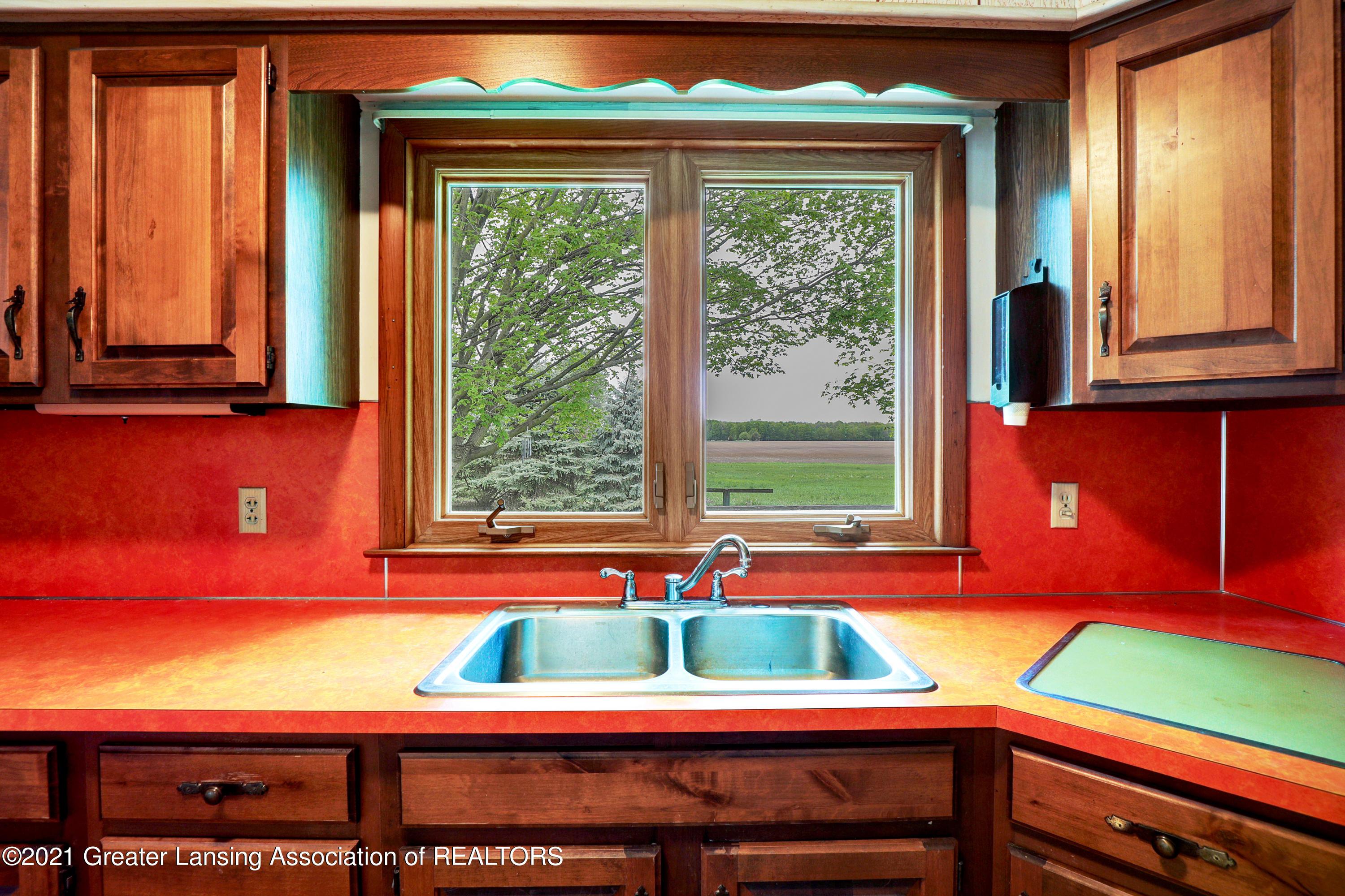 7600 West Centerline Road St. Johns, MI 48879 - Photo 9 of 28 KITCHEN DINNING 3