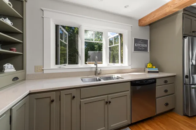 $3,499,000 | 275 Shore Drive North, Bristol, NH 03222