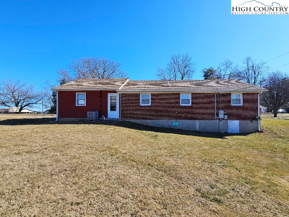 137 Edmonds Road Ennice, NC 28623 - Photo 5 of 17 Gallery Image 5