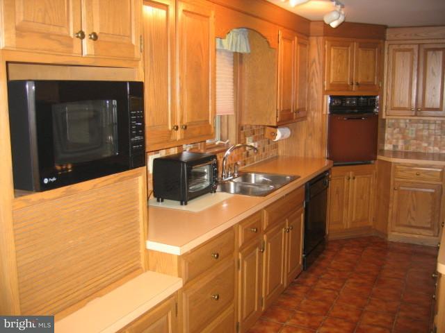 14 East Swartzville Road Denver, PA 17517 - Photo 5 of 24 Gallery Image 5