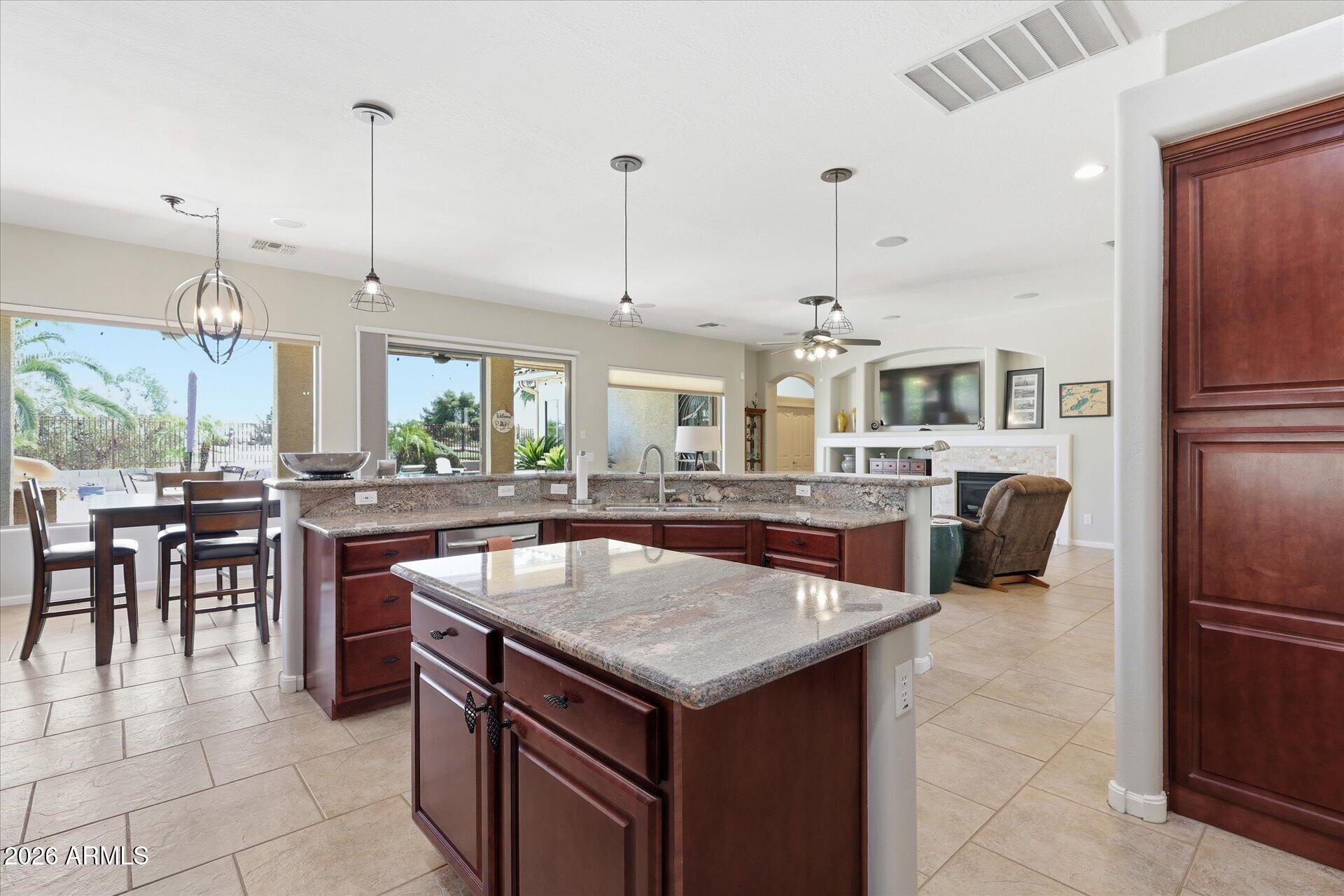 6781 Rachael Way Gilbert, AZ 85298 - Photo 15 of 50 Rachael