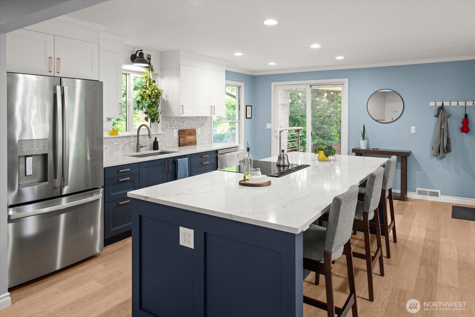 2129 42nd Avenue Southwest Seattle, WA 98116 - Photo 5 of 40