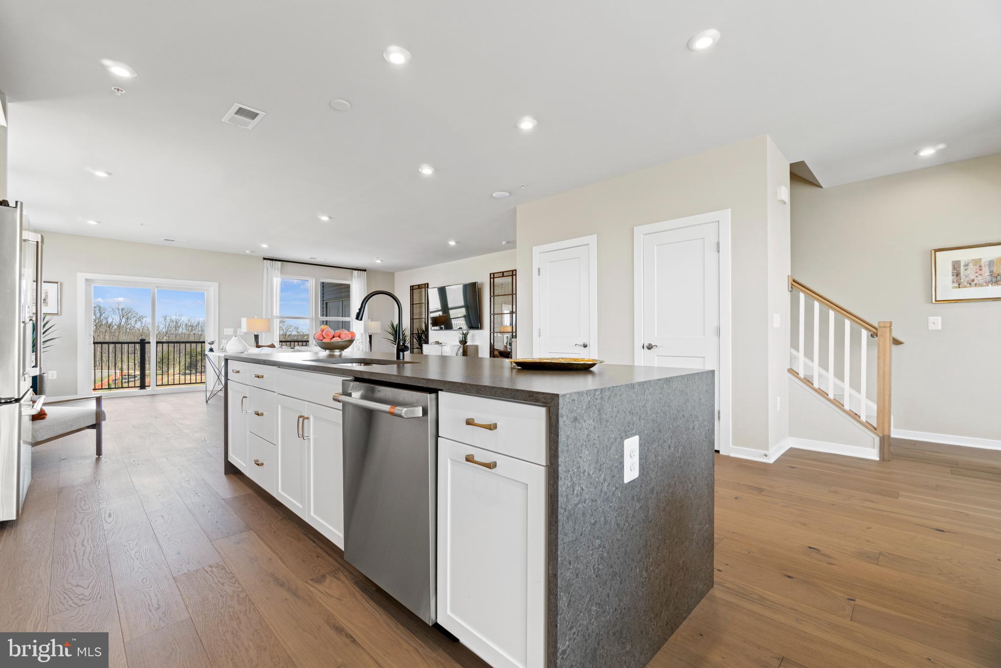 13690 Innovation Station Loop Herndon, VA 20171 - Photo 4 of 36