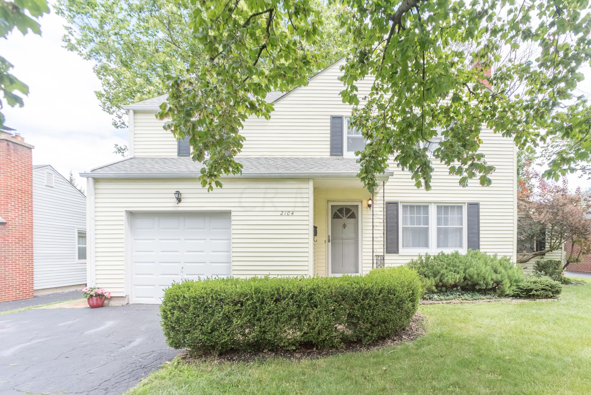 2104 Inchcliff Road Columbus, OH 43221 - Photo 3 of 22
