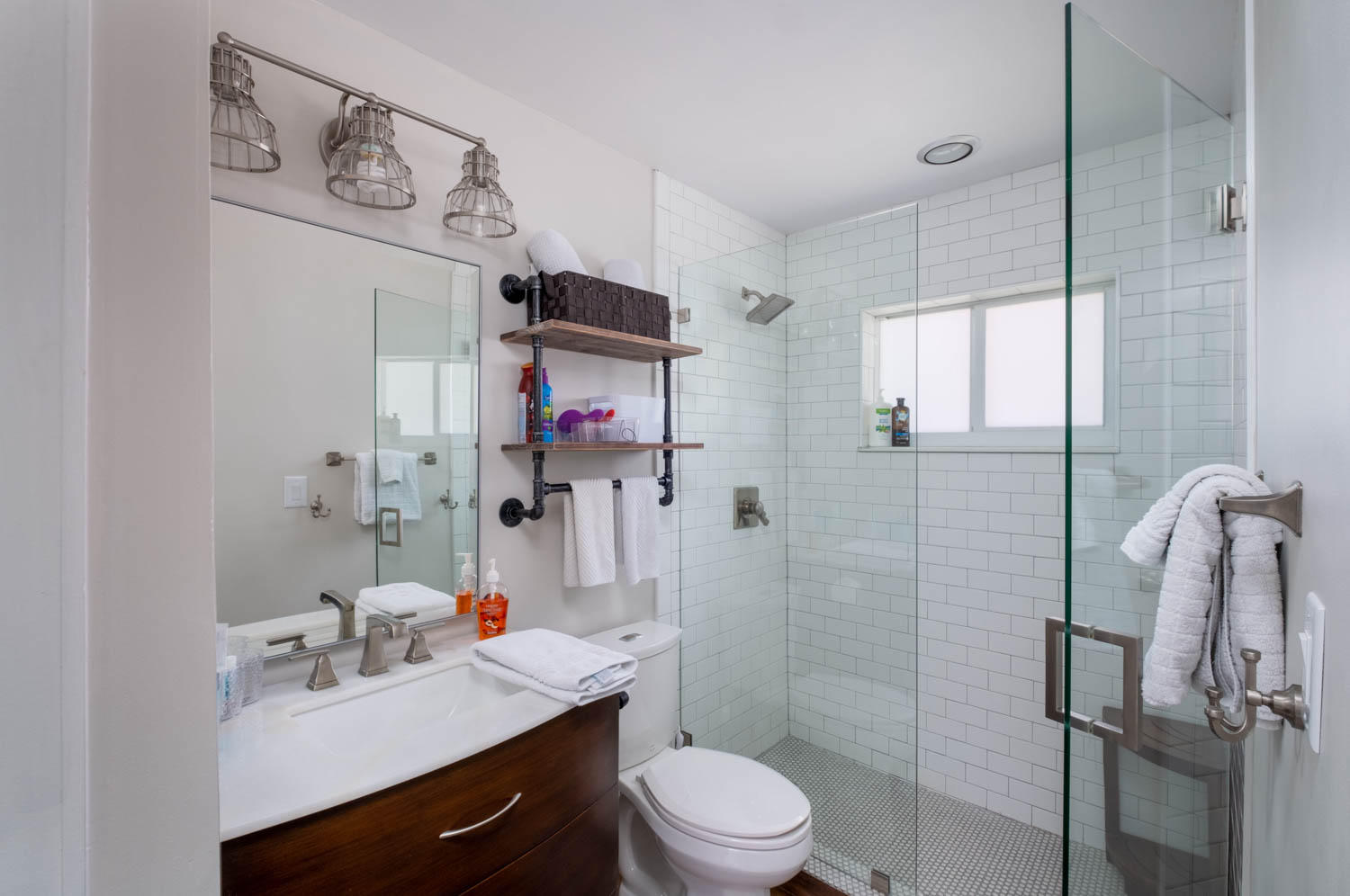 152 Bessie Road Tavernier, FL 33070 - Photo 18 of 36 Guest Bathroom