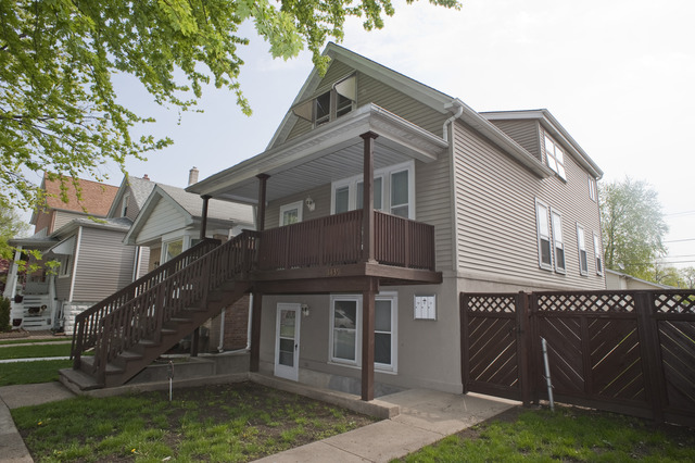 1439 Wisconsin Avenue Berwyn, IL 60402 - Photo 1 of 19