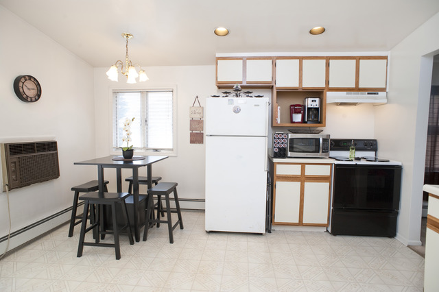 1439 Wisconsin Avenue Berwyn, IL 60402 - Photo 12 of 19