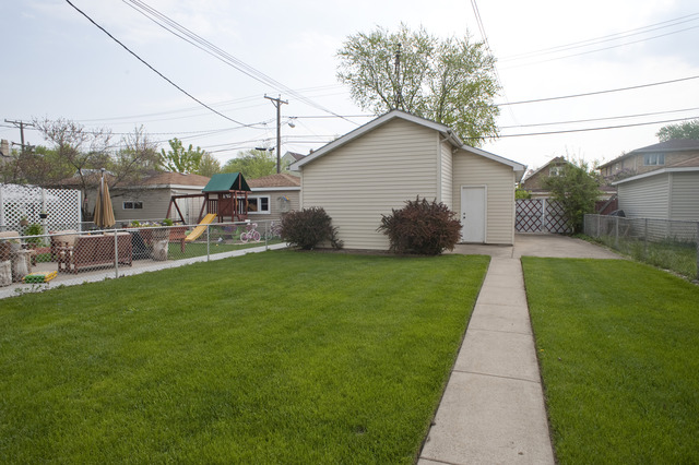 1439 Wisconsin Avenue Berwyn, IL 60402 - Photo 18 of 19