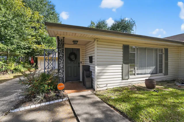 $154,000 | 2850 Lakeview Circle, Beaumont, TX 77703