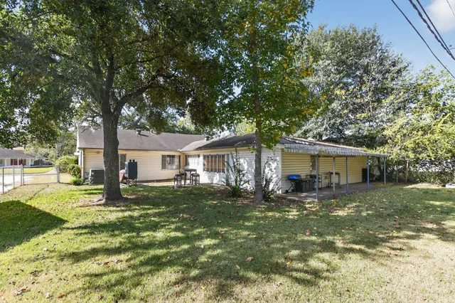 $154,000 | 2850 Lakeview Circle, Beaumont, TX 77703